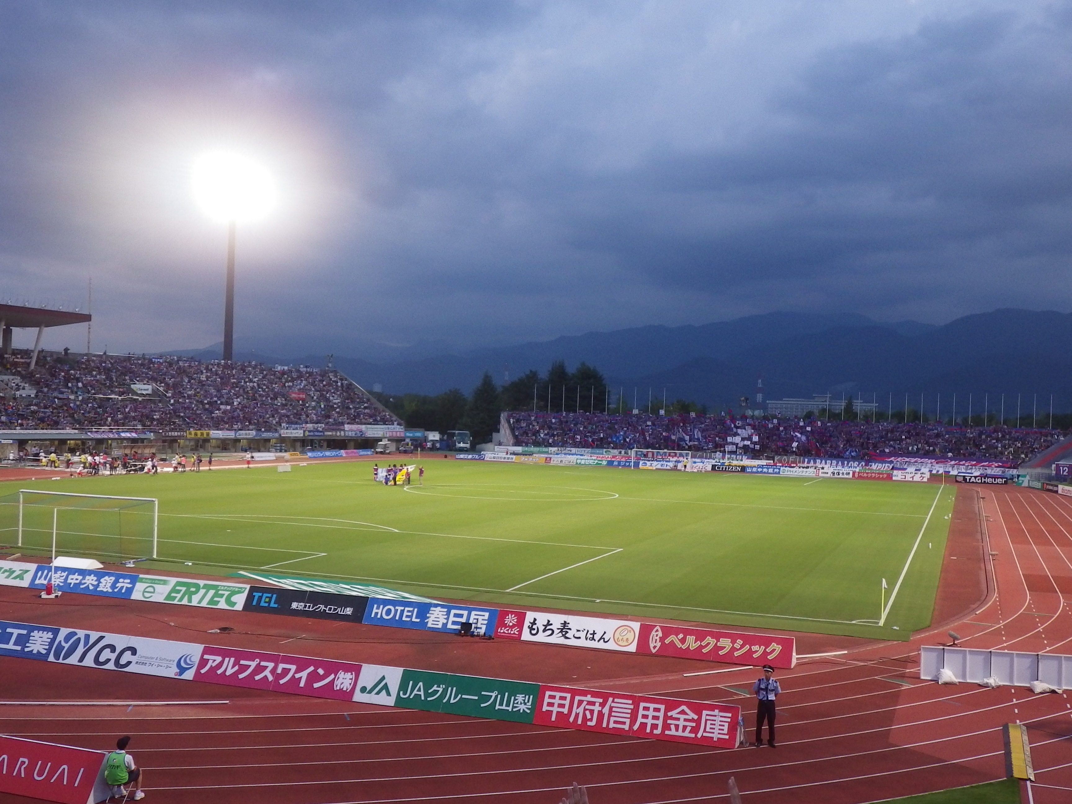 山梨中銀スタジアム