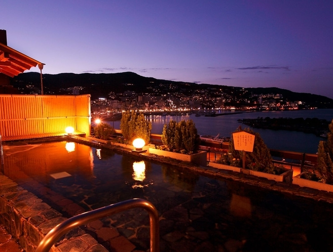 展望露天風呂月下美人