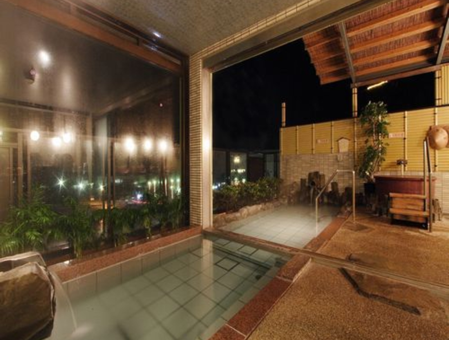 展望露天風呂「月見草」