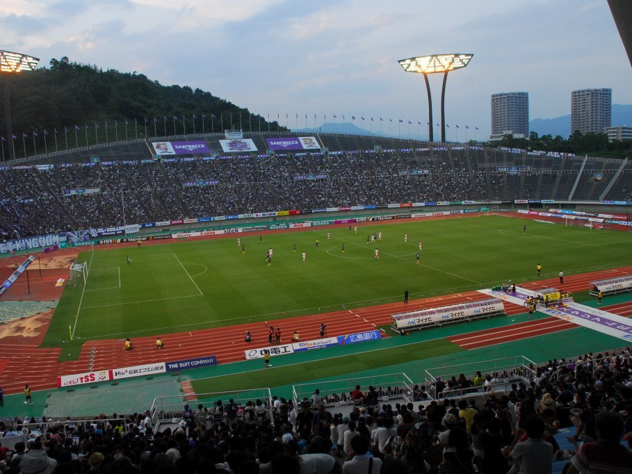 エディオンスタジアム広島(広島広域公園陸上競技場)