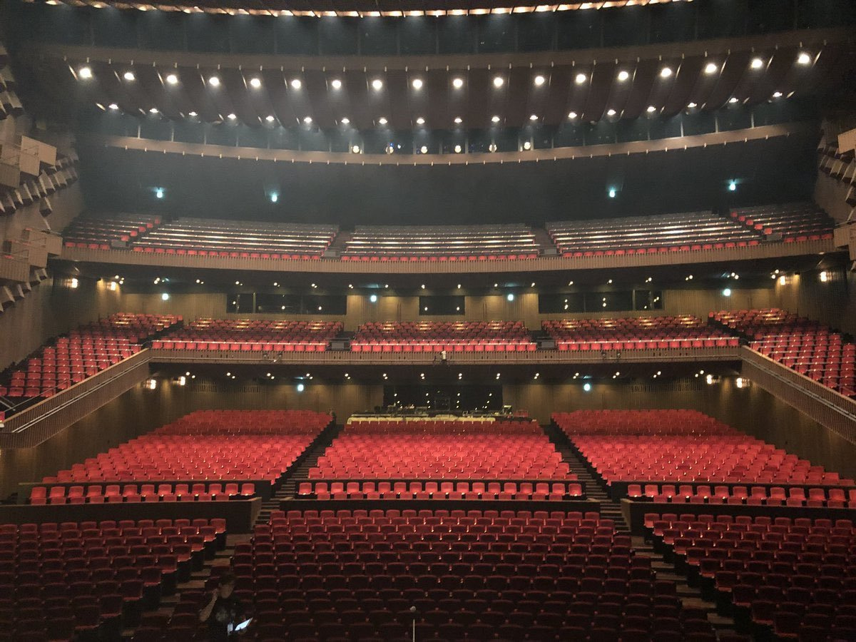 大阪フェスティバルホール