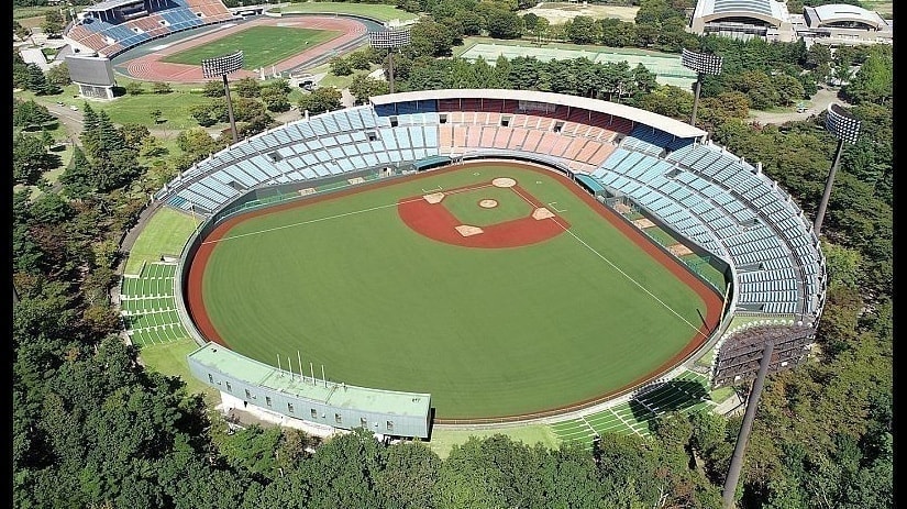 福島県営あづま球場