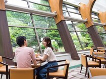 本館ロビーエントランス