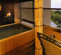 源泉掛け流し露天風呂付き客室