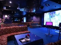 クラブ「ムーンライト」