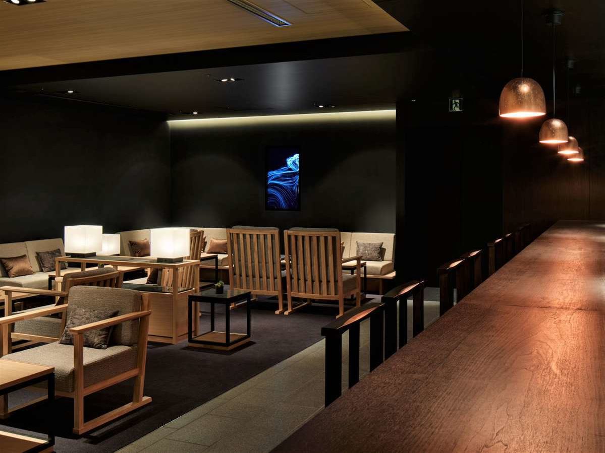 カフェ＆バー「TEA ＆ BAR」