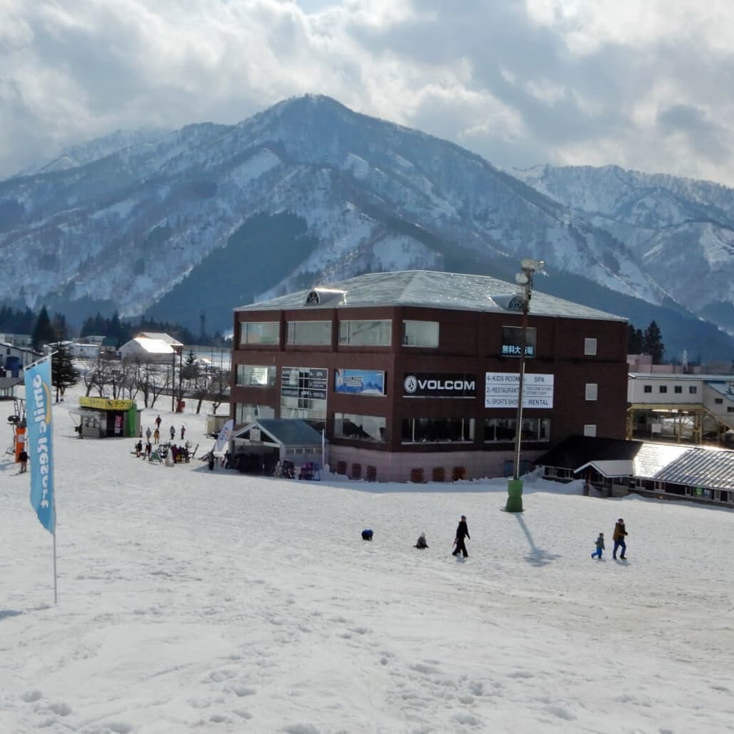 湯沢中里スノーリゾート